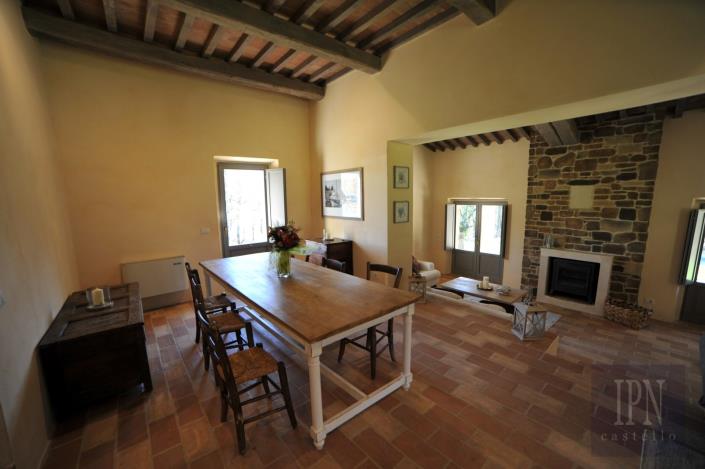 Image No.30-4 Bed Farmhouse for sale