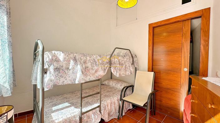 Image No.27-4 Bed House for sale
