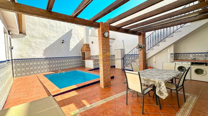 Image No.4-4 Bed House for sale