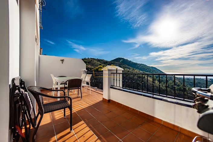 Image No.11-3 Bed House for sale