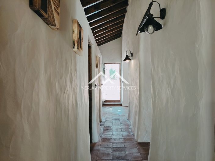 Image No.29-9 Bed Property for sale