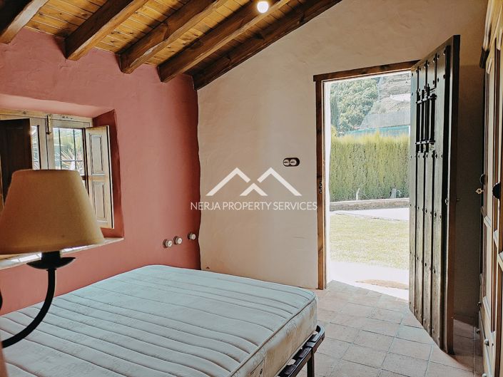 Image No.30-9 Bed Property for sale