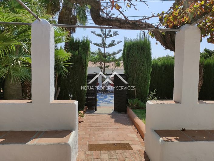 Image No.41-9 Bed Property for sale