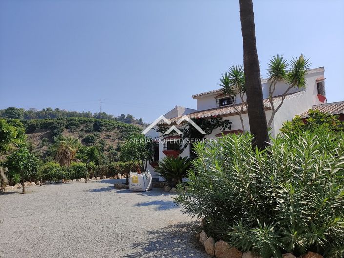 Image No.50-9 Bed Property for sale