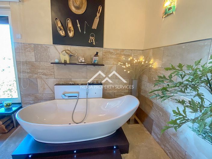 Image No.17-4 Bed Villa for sale