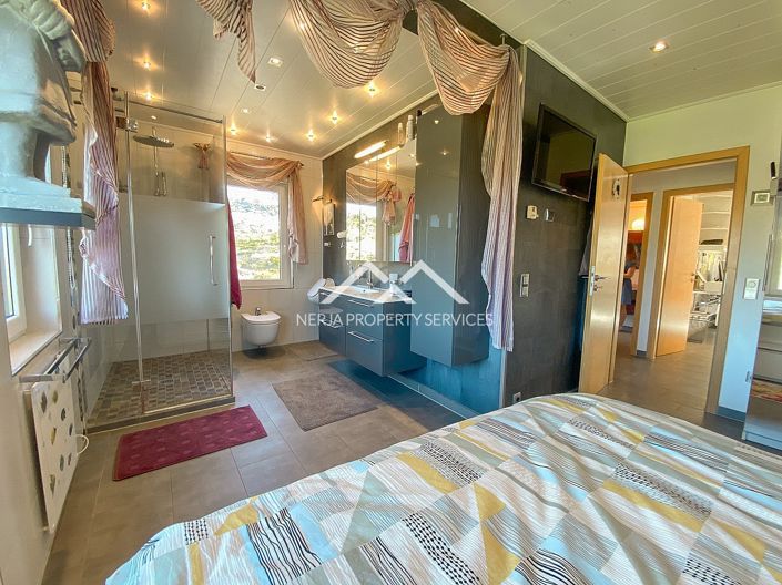 Image No.26-4 Bed Villa for sale