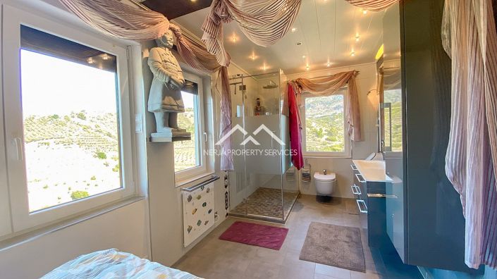 Image No.27-4 Bed Villa for sale