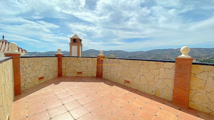 Image No.34-5 Bed Villa for sale