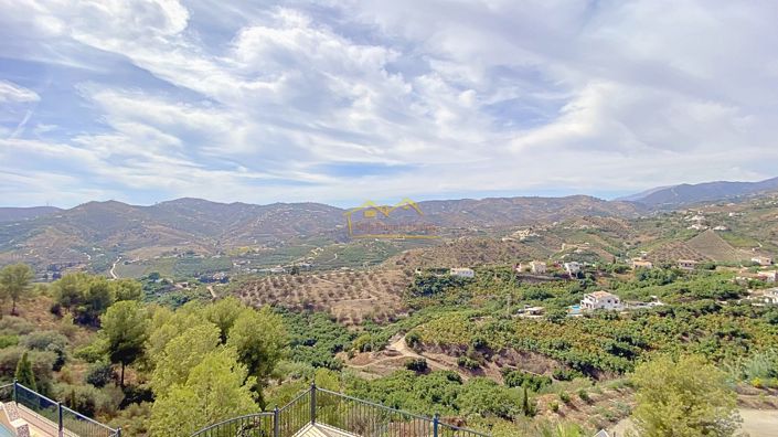 Image No.49-5 Bed Villa for sale