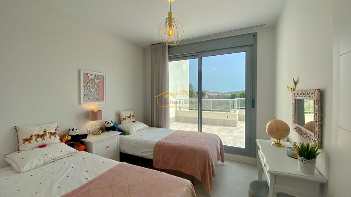 Image No.48-4 Bed Penthouse for sale