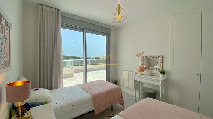 Image No.49-4 Bed Penthouse for sale