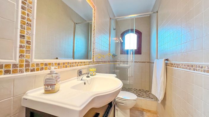 Image No.42-3 Bed Villa for sale