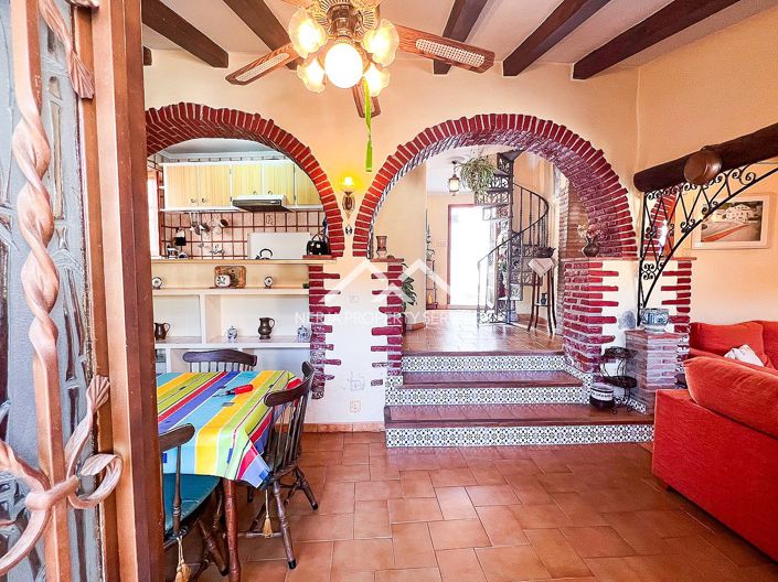 Image No.11-3 Bed Property for sale