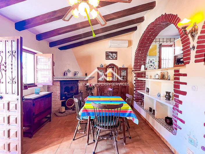 Image No.12-3 Bed Property for sale