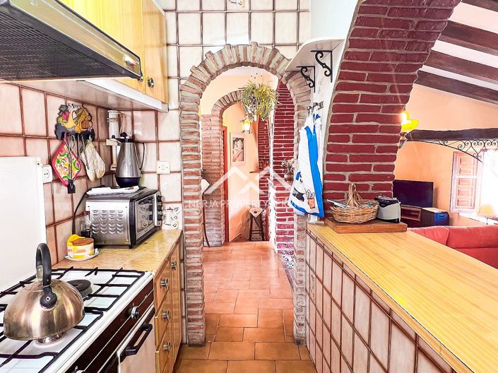 Image No.17-3 Bed Property for sale