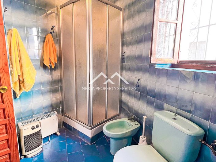 Image No.19-3 Bed Property for sale