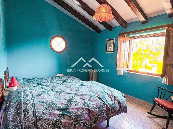 Image No.27-3 Bed Property for sale