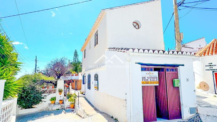 Image No.30-3 Bed Property for sale