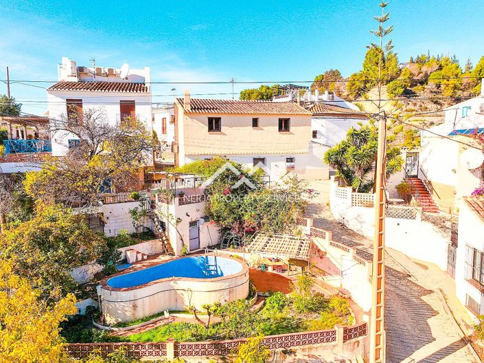 Image No.32-3 Bed Property for sale