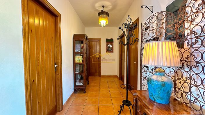 Image No.12-7 Bed Villa for sale