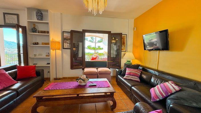 Image No.17-7 Bed Villa for sale