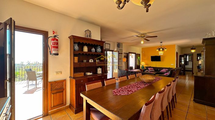 Image No.18-7 Bed Villa for sale