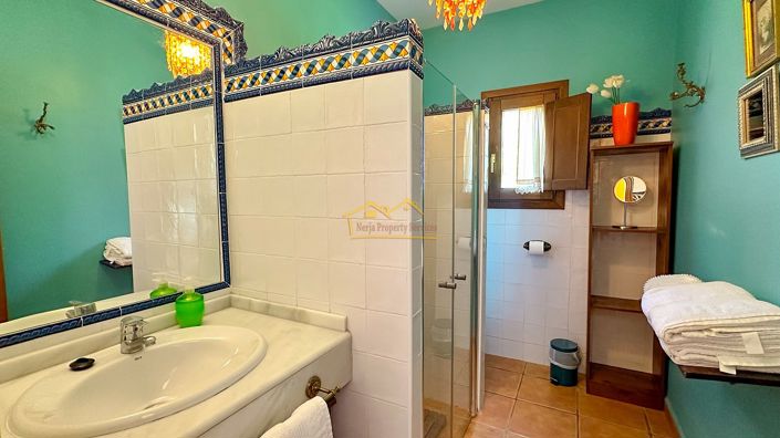 Image No.36-7 Bed Villa for sale