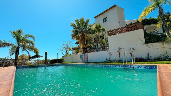 Image No.8-7 Bed Villa for sale