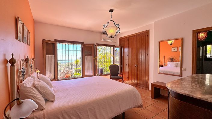 Image No.35-7 Bed Villa for sale