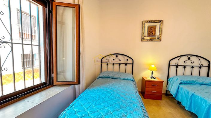 Image No.23-4 Bed House for sale