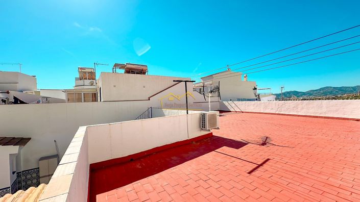 Image No.37-4 Bed House for sale