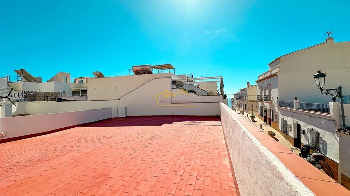 Image No.38-4 Bed House for sale