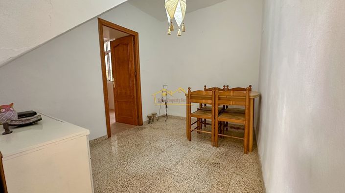 Image No.11-3 Bed Townhouse for sale