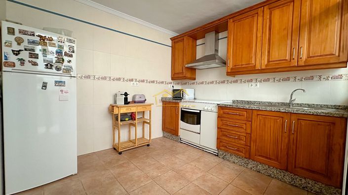 Image No.13-3 Bed Townhouse for sale