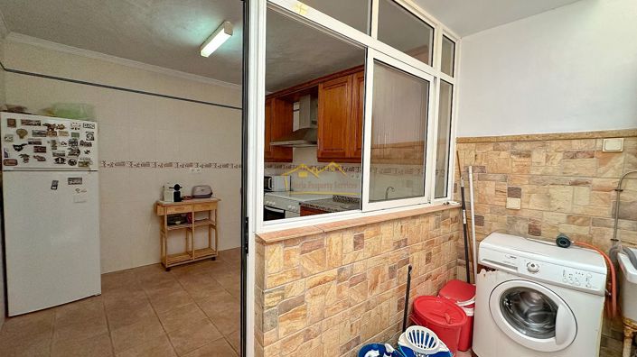 Image No.18-3 Bed Townhouse for sale