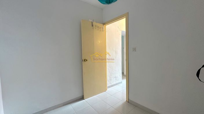 Image No.26-3 Bed Townhouse for sale