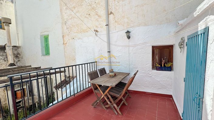 Image No.33-3 Bed Townhouse for sale