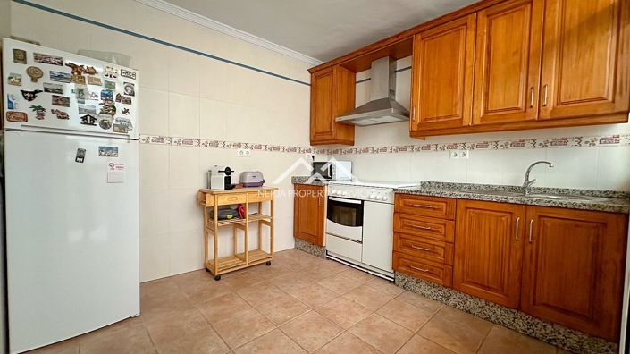 Image No.12-3 Bed Townhouse for sale