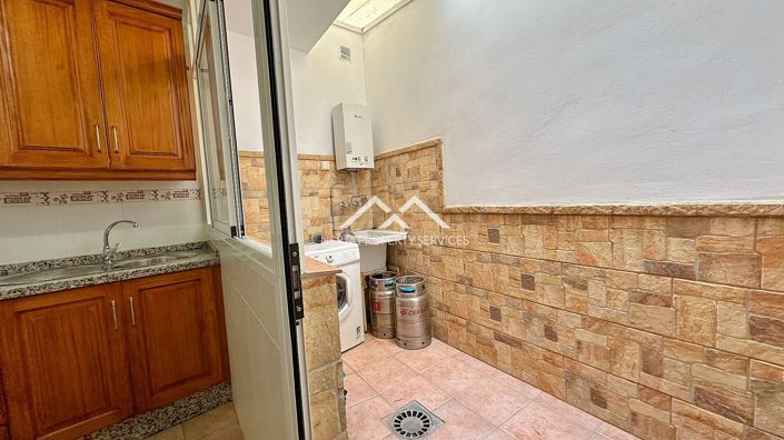 Image No.14-3 Bed Townhouse for sale