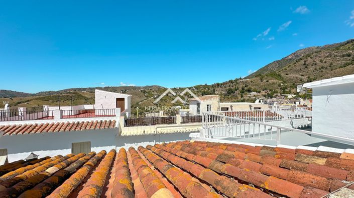 Image No.35-3 Bed Townhouse for sale