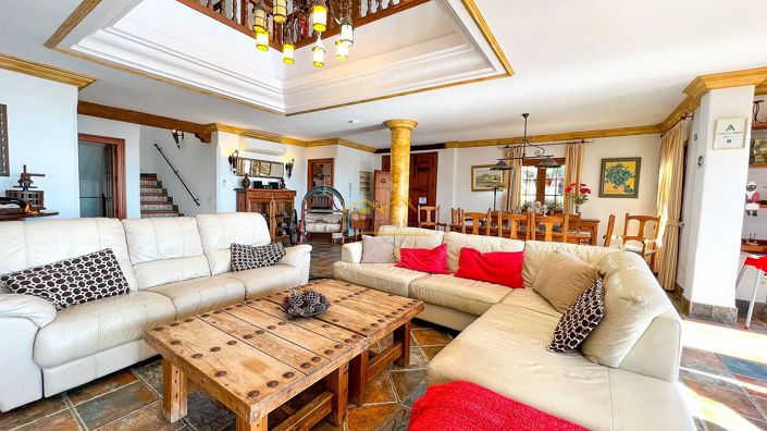 Image No.14-6 Bed Villa for sale