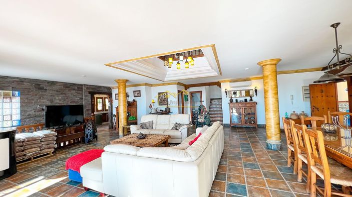 Image No.15-6 Bed Villa for sale