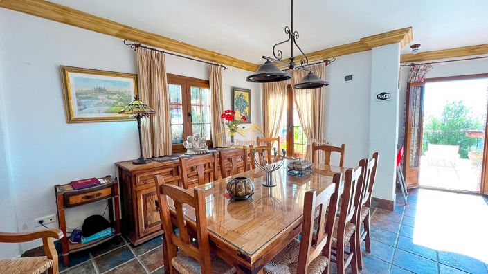 Image No.17-6 Bed Villa for sale