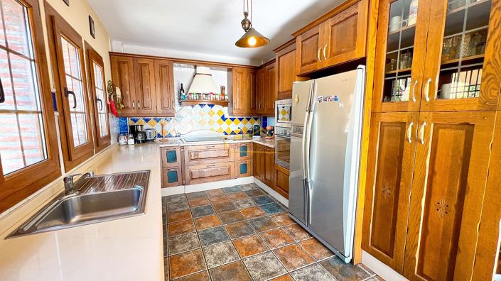 Image No.20-6 Bed Villa for sale