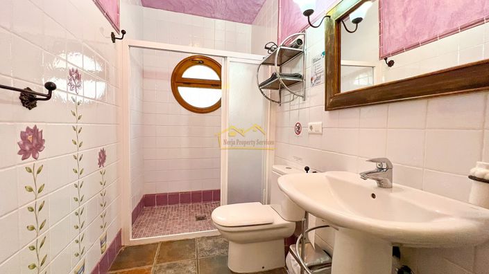 Image No.25-6 Bed Villa for sale