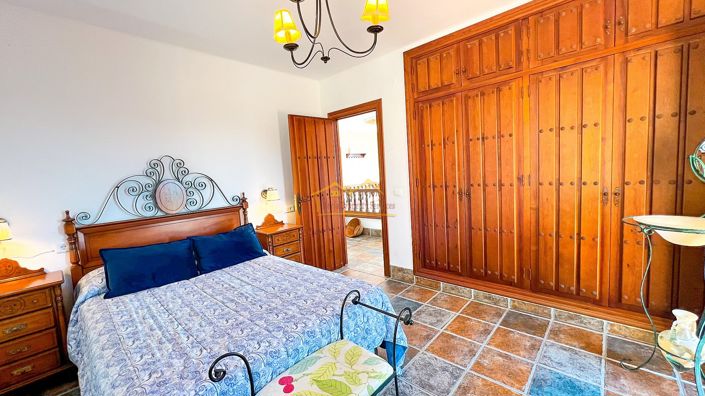 Image No.37-6 Bed Villa for sale