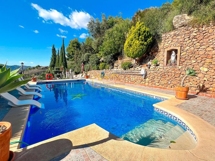 Image No.4-6 Bed Villa for sale