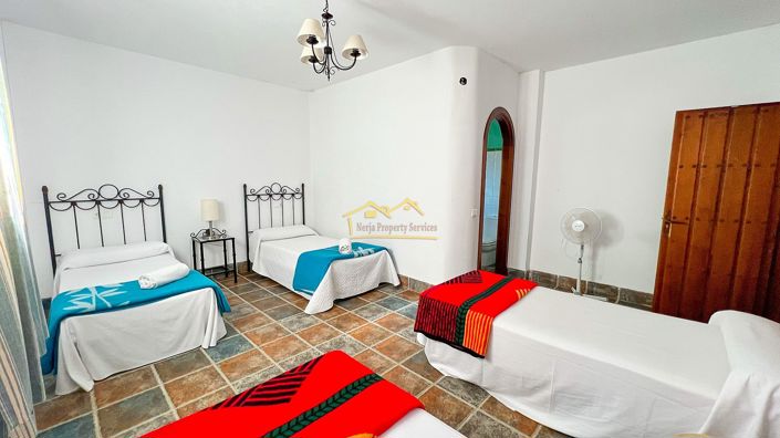 Image No.46-6 Bed Villa for sale