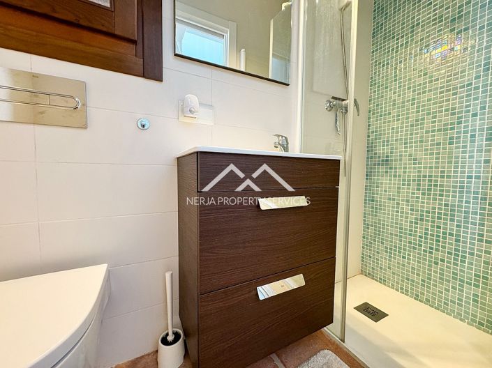 Image No.11-2 Bed Townhouse for sale