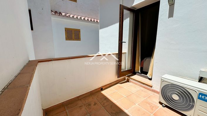 Image No.8-2 Bed Townhouse for sale